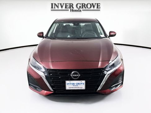 Used 2023 Nissan Altima 2.5 SV image 2