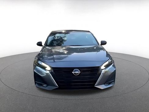 Used 2025 Nissan Altima 2.5 SV FWD image 15