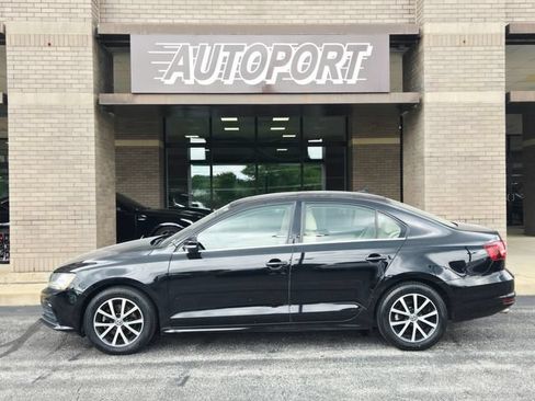 Used 2017 Volkswagen Jetta SE FWD image 5
