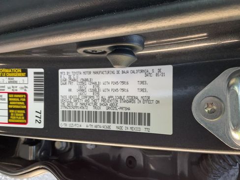 Used 2021 Toyota Tacoma SR5 RWD image 29