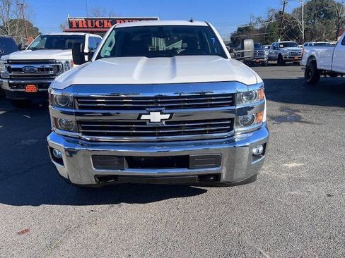 Used 2015 Chevrolet Silverado 2500 LT w/ LT Convenience Package image 3