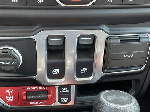 Used 2021 Jeep Wrangler Rubicon AWD/4WD image 46