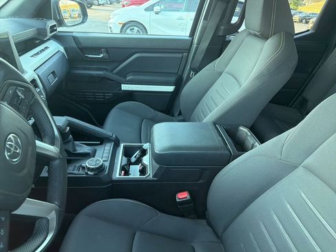 Used 2024 Toyota Tacoma TRD Off-Road image 12