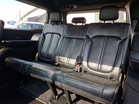 Used 2022 Jeep Wagoneer Series II w/ Convenience Group I AWD/4WD image 12