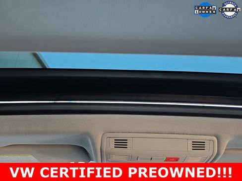 Used 2025 Volkswagen Taos SE image 16