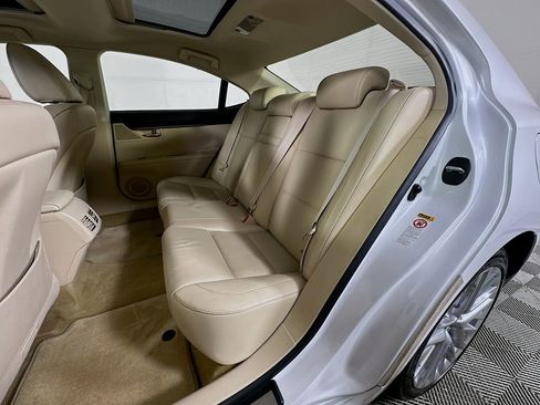 Used 2015 Lexus ES 350 w/ Ultra Luxury Package FWD image 30