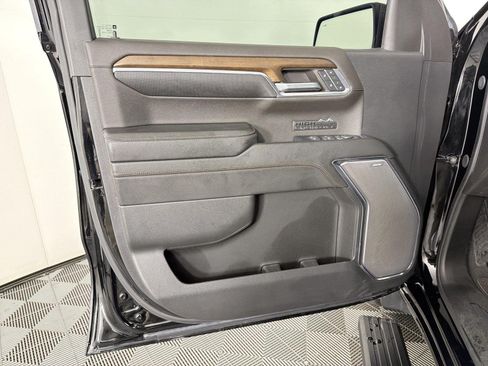 Used 2024 Chevrolet Silverado 1500 High Country w/ Midnight Edition AWD/4WD image 9
