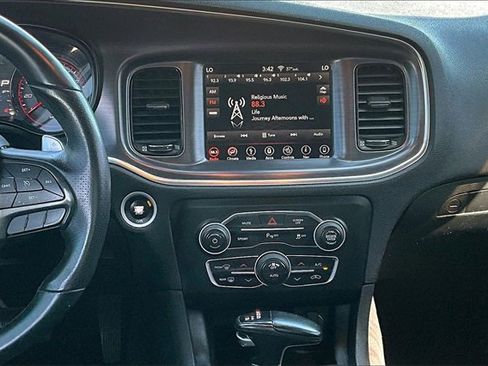Used 2018 Dodge Charger R/T w/ Blacktop Package image 16