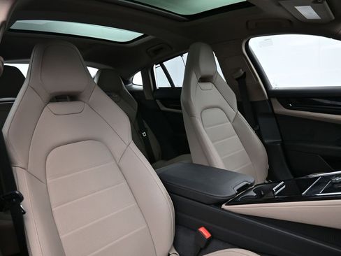 Used 2025 Porsche Panamera 4S image 31