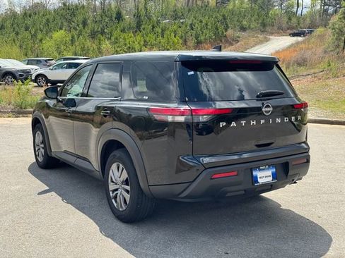Used 2025 Nissan Pathfinder S image 7