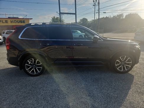 Used 2019 Volvo XC90 T5 Momentum w/ Multimedia Package image 5