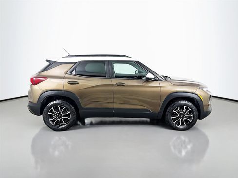 Used 2021 Chevrolet TrailBlazer ACTIV w/ Sun and Liftgate Package image 9