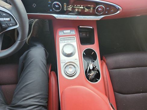 Used 2023 Genesis GV70 2.5T w/ Sport Prestige Package image 21