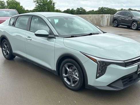 Used 2025 Kia K4 FWD image 14