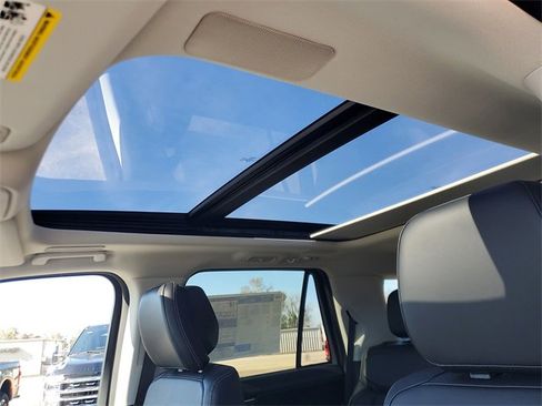 New 2026 Ford Expedition Platinum w/ Driver's Package image 31