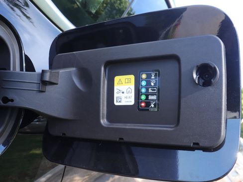 Used 2025 BMW i4 eDrive40 w/ Premium Package RWD image 11
