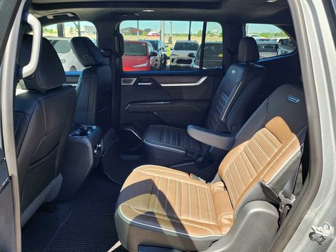 Used 2026 GMC Acadia Denali Ultimate AWD/4WD image 47