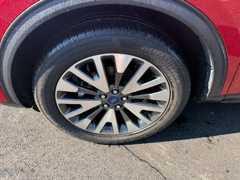 Used 2020 Ford Escape Titanium AWD/4WD image 17