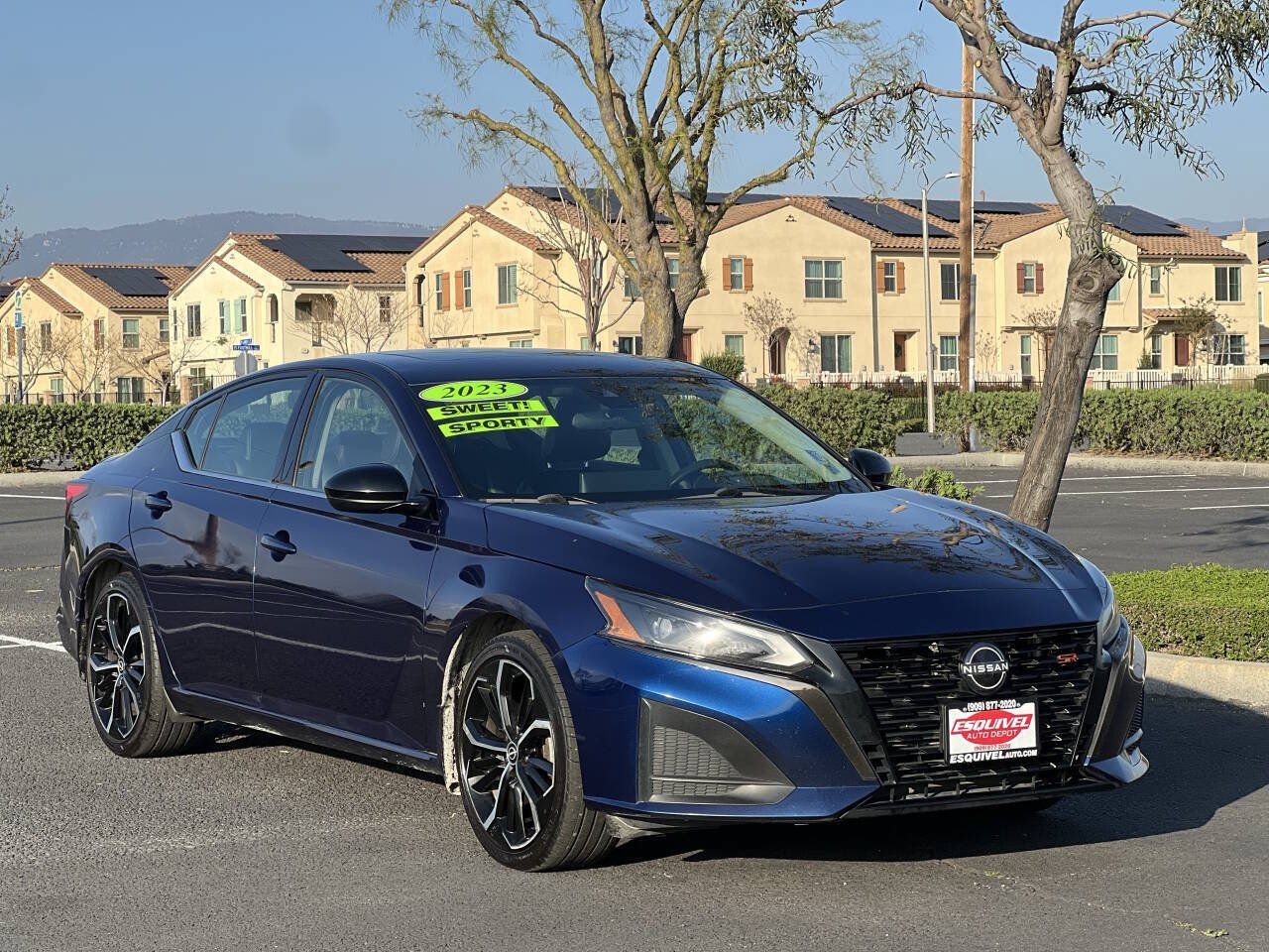 Used 2023 Nissan Altima 2.5 SR w/ SR Premium Package FWD image 1