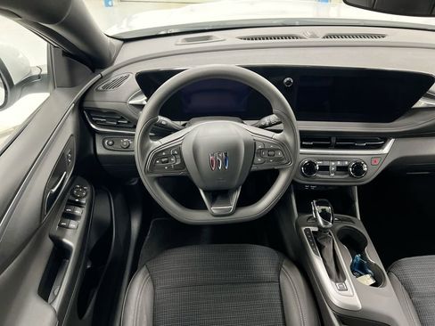 Certified 2024 Buick Envista Preferred image 11