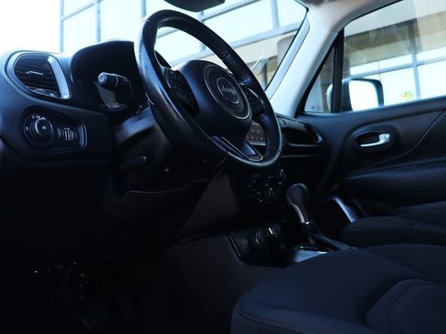 Used 2022 Jeep Renegade Latitude w/ Convenience Group image 40