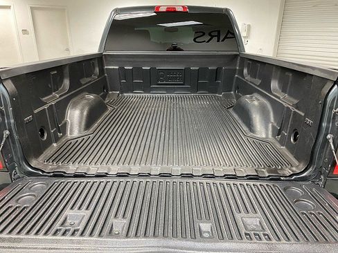 Used 2019 Chevrolet Silverado 1500 LT image 12