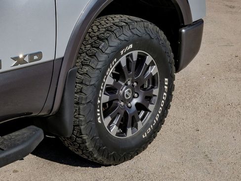 Used 2019 Nissan Titan PRO-4X image 60