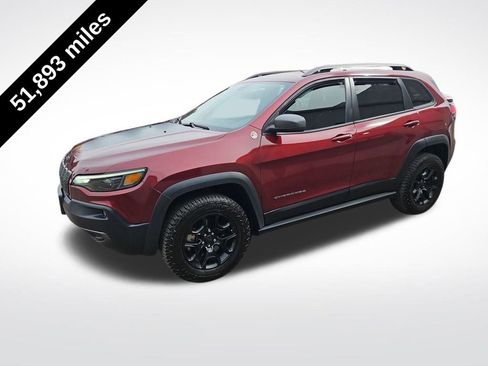 Used 2019 Jeep Cherokee Trailhawk image 3