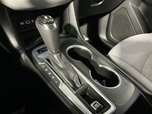 Used 2019 Chevrolet Equinox LS AWD/4WD image 22