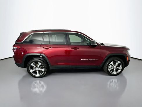 Used 2025 Jeep Grand Cherokee Limited AWD/4WD image 8