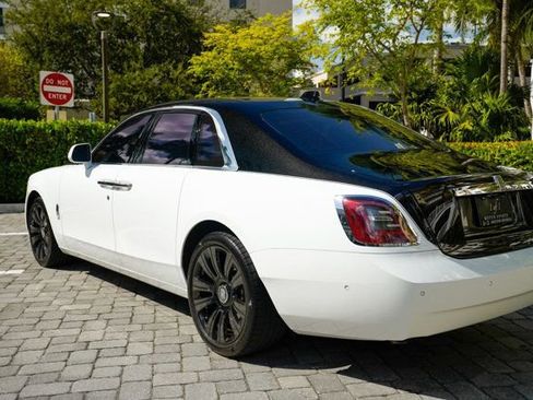 Used 2022 Rolls-Royce Ghost image 20