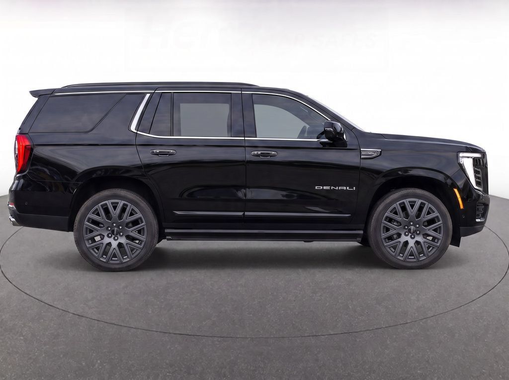 Used 2025 GMC Yukon Denali Ultimate AWD/4WD image 11