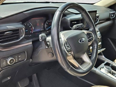Used 2021 Ford Explorer Limited w/ Equipment Group 301A RWD image 11