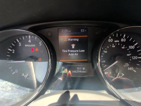 Used 2018 Nissan Rogue S FWD image 16