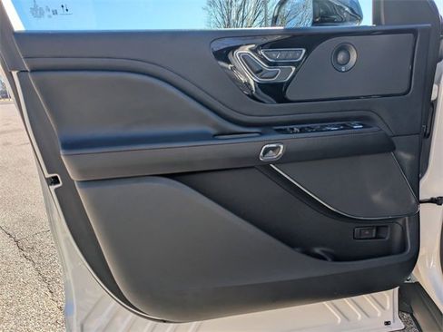 Certified 2022 Lincoln Aviator Reserve image 22