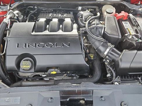 Used 2009 Lincoln MKS image 25