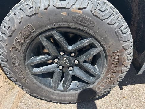 Certified 2022 Chevrolet Silverado 1500 LT Trail Boss w/ Convenience Package II AWD/4WD image 3