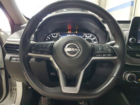 Used 2024 Nissan Altima 2.5 SR FWD image 23