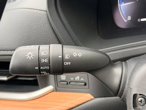 Used 2025 Toyota Grand Highlander AWD image 30