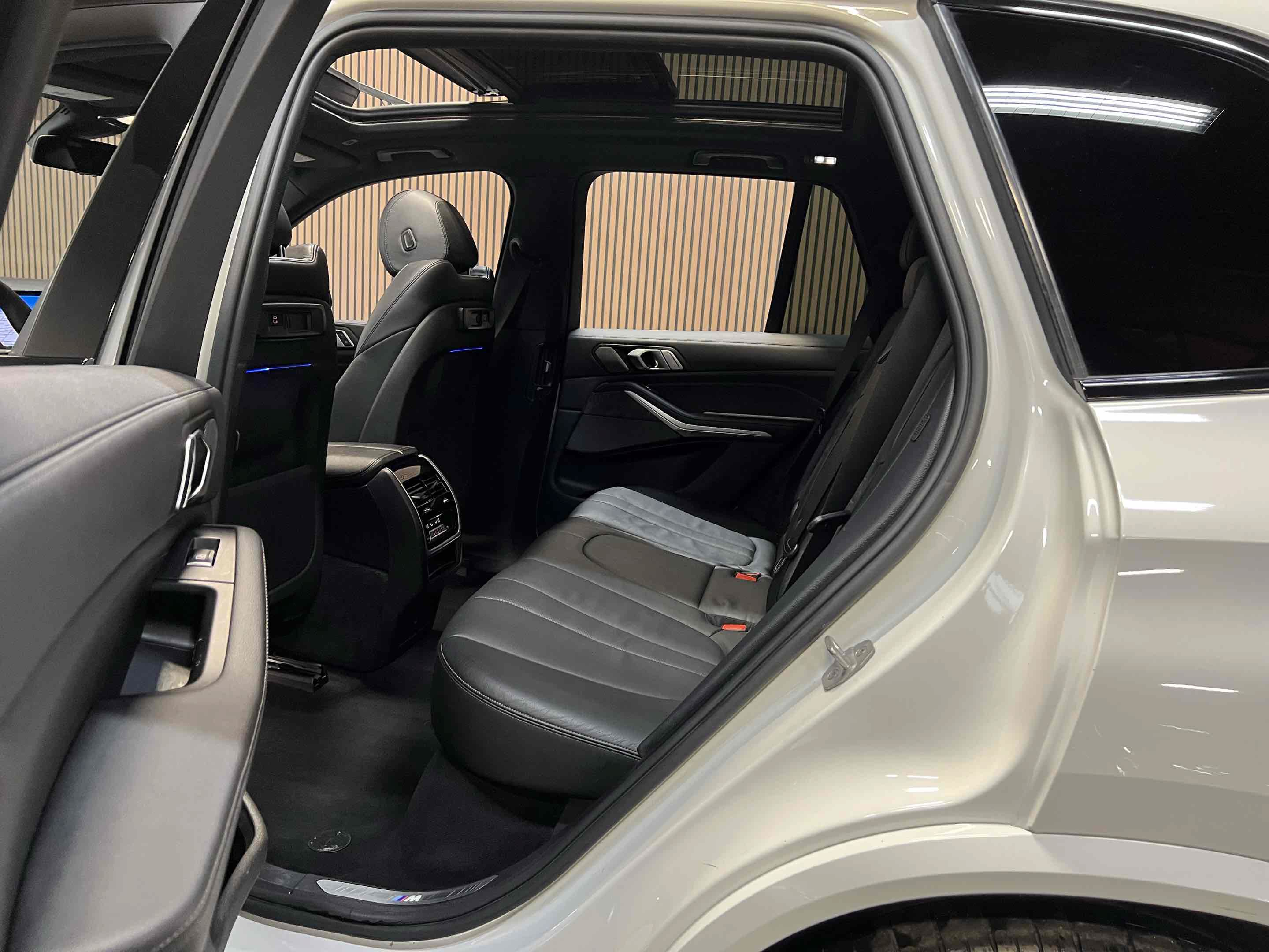 Used 2020 BMW X5 sDrive40i w/ M Sport Package RWD image 55