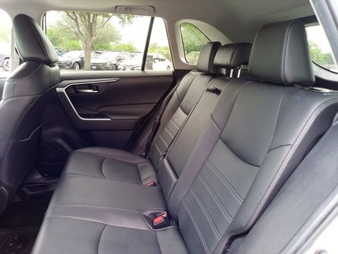 Used 2020 Toyota RAV4 XLE Premium image 14