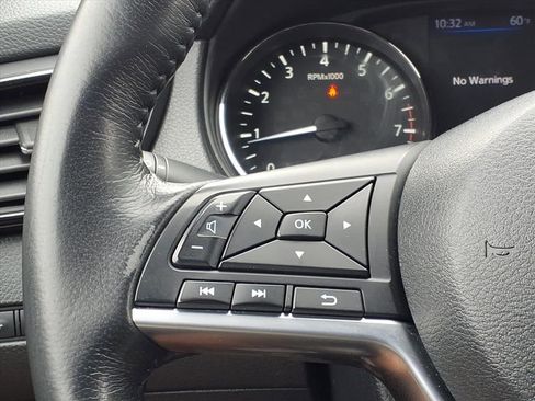 Used 2018 Nissan Rogue SV image 27