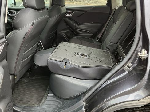 Used 2019 Subaru Forester Premium AWD/4WD image 32