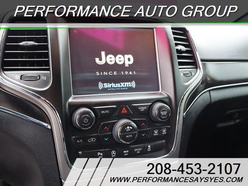 Used 2018 Jeep Grand Cherokee Limited image 18