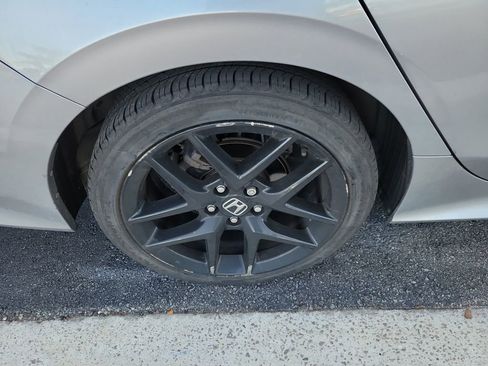 Used 2023 Honda Civic Sport image 11