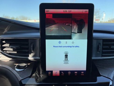 Used 2022 Ford Explorer Platinum w/ Equipment Group 601A image 15