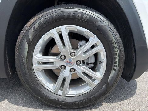 Used 2022 GMC Terrain SLE w/ Driver Convenience Package FWD image 12