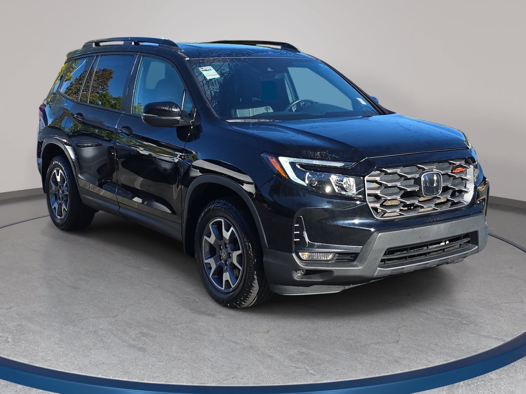 Used 2023 Honda Passport TrailSport image 3