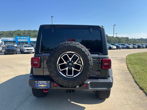 Used 2024 Jeep Wrangler Unlimited Rubicon AWD/4WD image 8