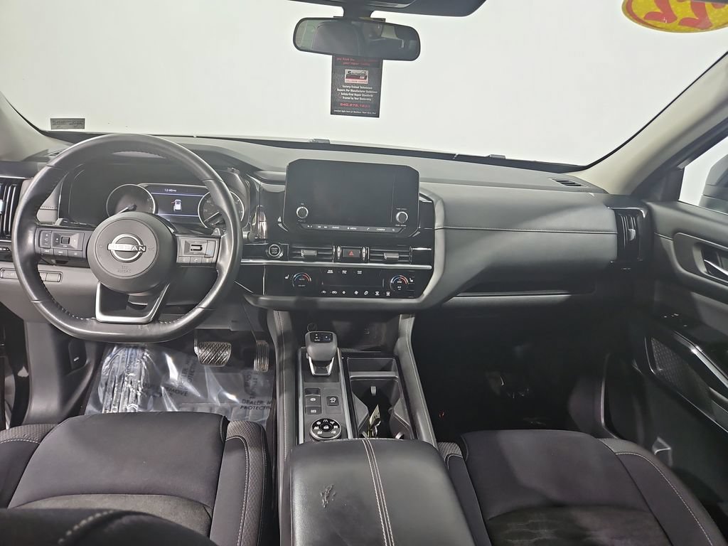 Used 2022 Nissan Pathfinder SV AWD/4WD image 13